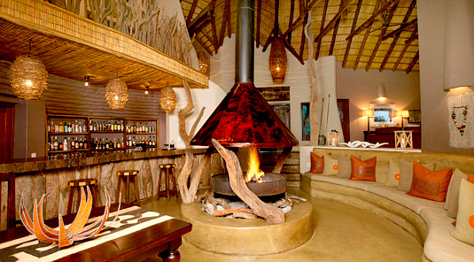 Impodimo Game Lodge - Madikwe Game Reserve - Bar & Fire Place